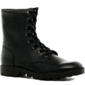 Cheap Monday
Men's Black Ground Boots